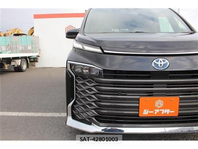 Toyota VOXY HYBRID 2023-07 8102661-26