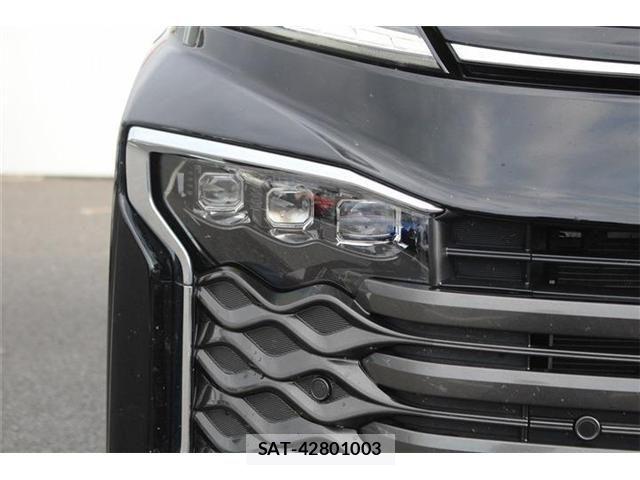 Toyota VOXY HYBRID 2023-07 8102661-27