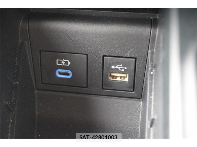 Toyota VOXY HYBRID 2023-07 8102661-4