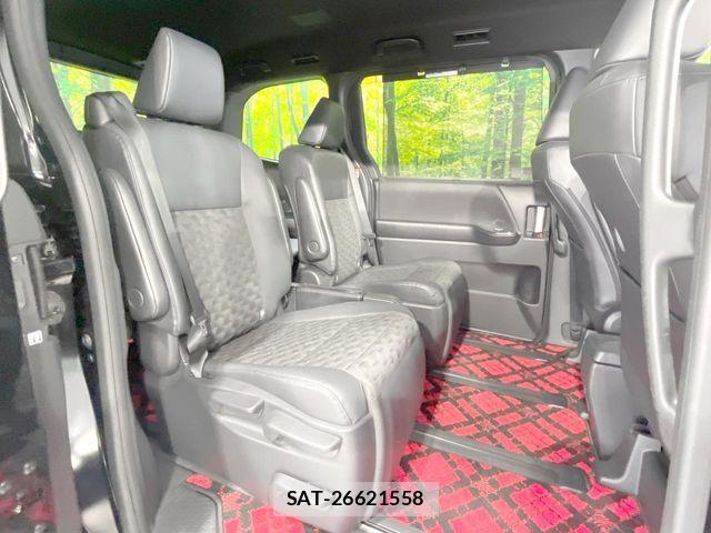 Toyota VOXY HYBRID 2023-07 8102659-8