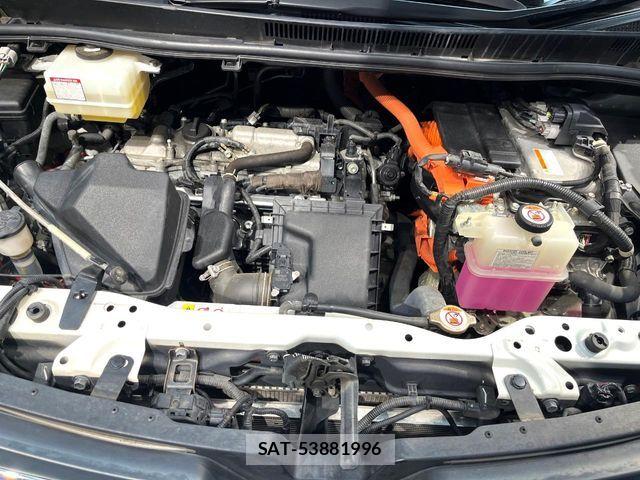 Toyota VOXY HYBRID 2019-11 8102670-18