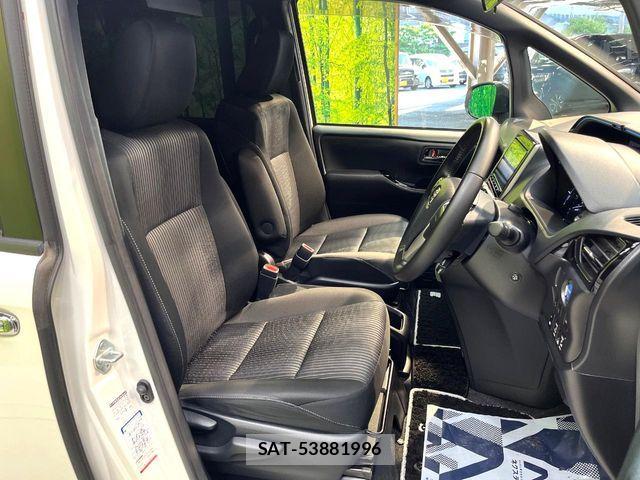 Toyota VOXY HYBRID 2019-11 8102670-7