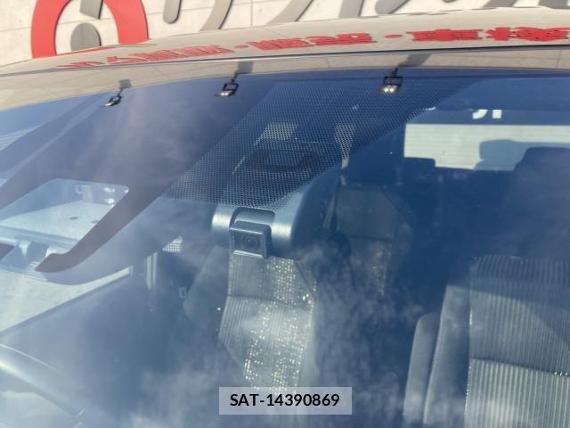 Toyota VOXY HYBRID 2019-11 8102672-13