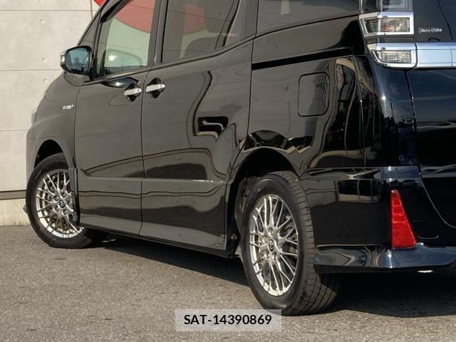 Toyota VOXY HYBRID 2019-11 8102672-16