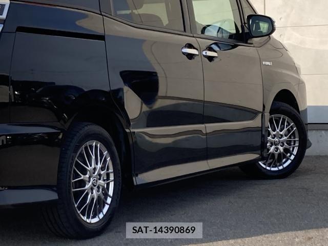 Toyota VOXY HYBRID 2019-11 8102672-17