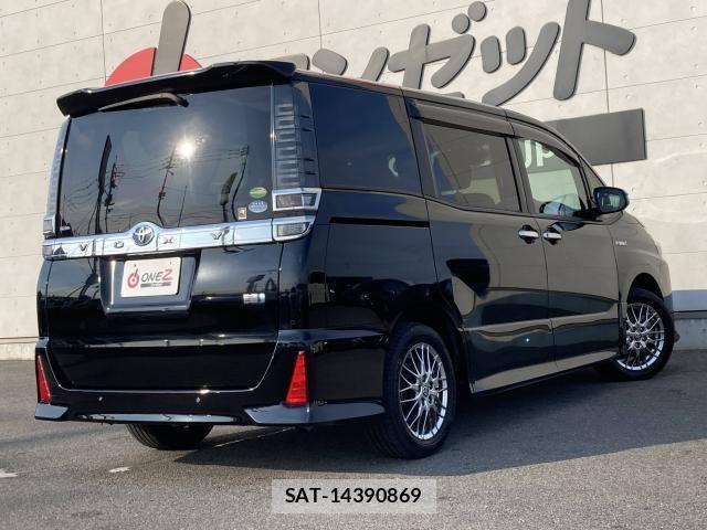 Toyota VOXY HYBRID 2019-11 8102672-1