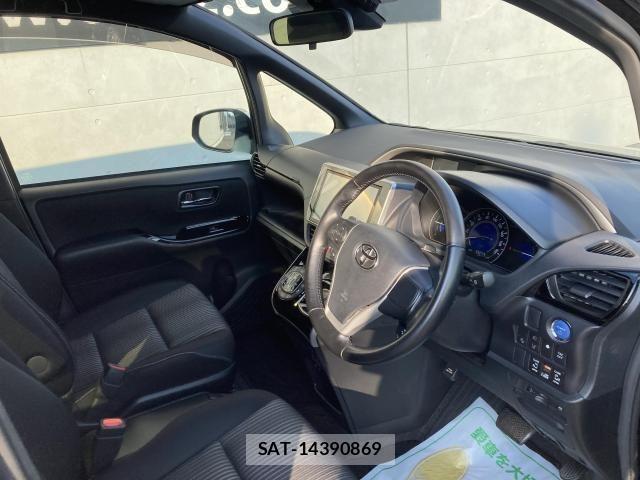 Toyota VOXY HYBRID 2019-11 8102672-21