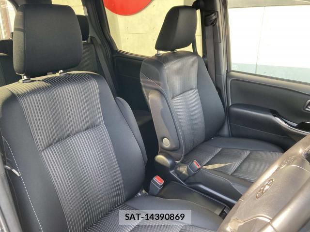Toyota VOXY HYBRID 2019-11 8102672-22