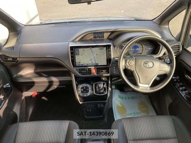 Toyota VOXY HYBRID 2019-11 8102672-2