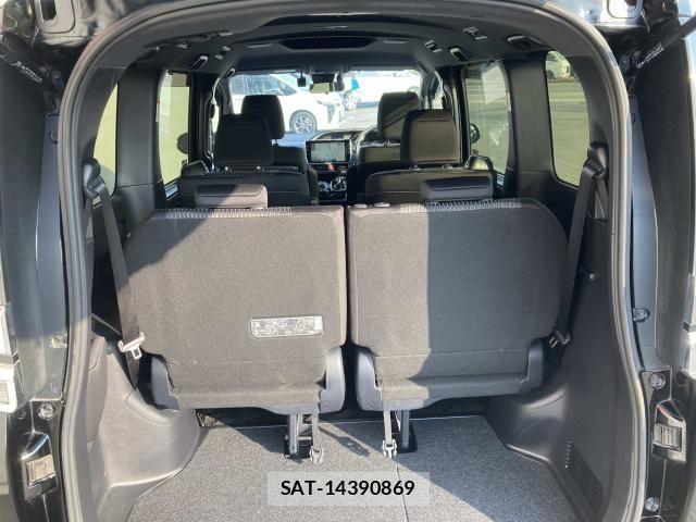 Toyota VOXY HYBRID 2019-11 8102672-29