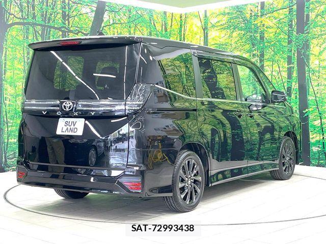 Toyota VOXY HYBRID 2026-06 8102639-19