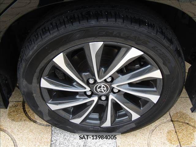 Toyota VOXY HYBRID 2023-05 8102645-11