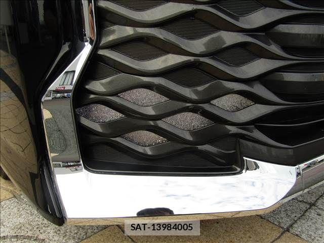 Toyota VOXY HYBRID 2023-05 8102645-13