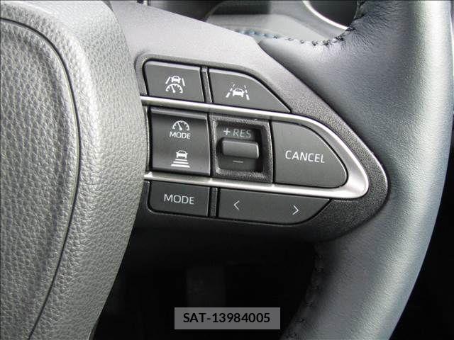 Toyota VOXY HYBRID 2023-05 8102645-21