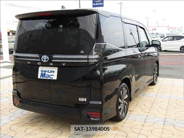 Toyota VOXY HYBRID 2023-05 8102645-7