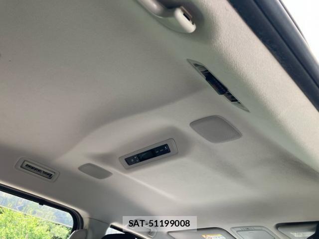 Toyota VOXY HYBRID 2015-11 8102678-13