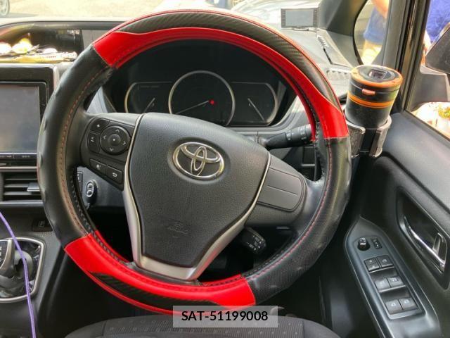 Toyota VOXY HYBRID 2015-11 8102678-14