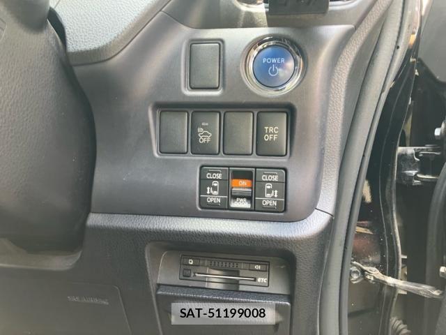 Toyota VOXY HYBRID 2015-11 8102678-15