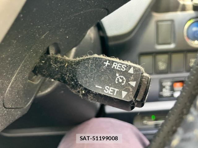 Toyota VOXY HYBRID 2015-11 8102678-16