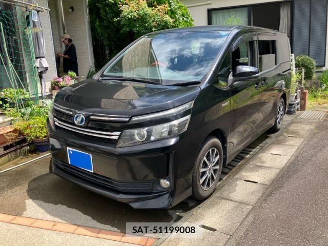 Toyota VOXY HYBRID 2015-11 8102678-1