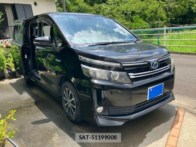 Toyota VOXY HYBRID 2015-11 8102678-2
