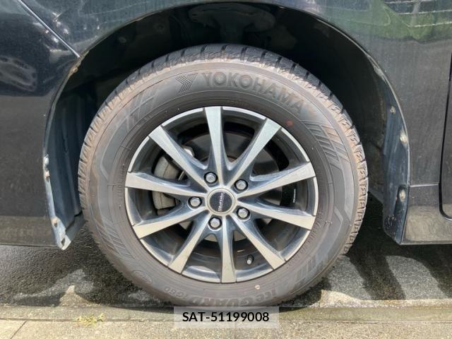 Toyota VOXY HYBRID 2015-11 8102678-6