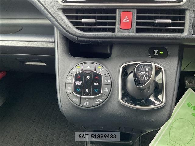 Toyota VOXY HYBRID 2016-05 8102680-10
