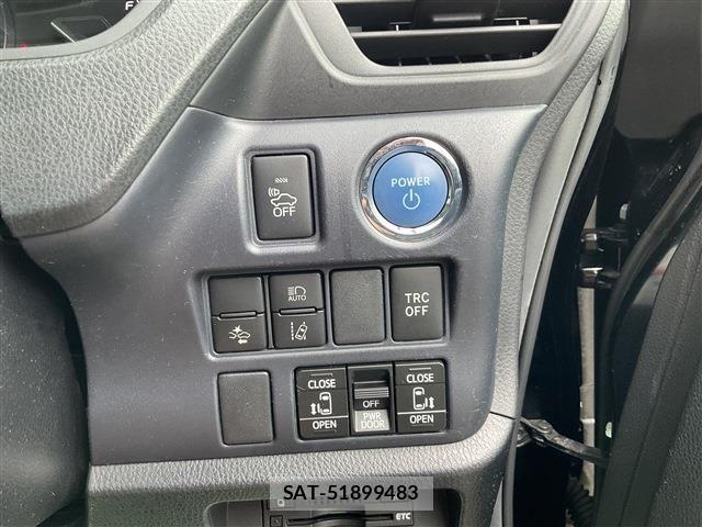 Toyota VOXY HYBRID 2016-05 8102680-11