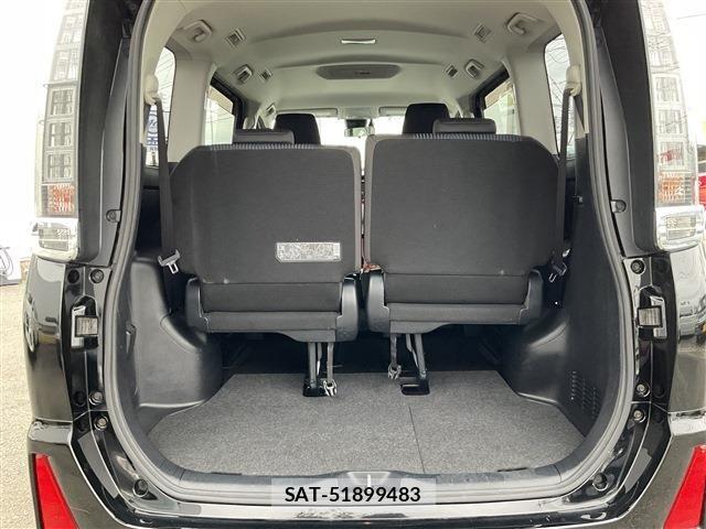 Toyota VOXY HYBRID 2016-05 8102680-19