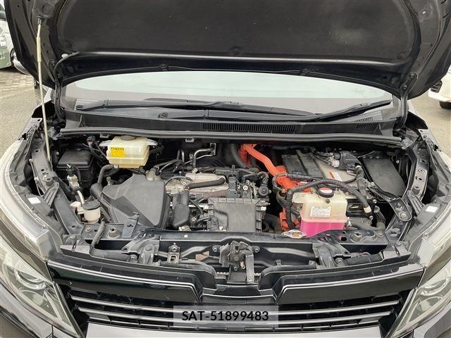 Toyota VOXY HYBRID 2016-05 8102680-22