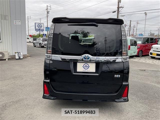 Toyota VOXY HYBRID 2016-05 8102680-26