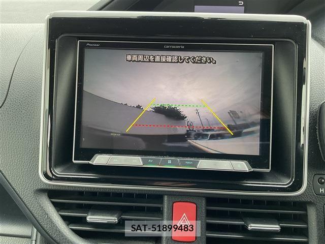 Toyota VOXY HYBRID 2016-05 8102680-3