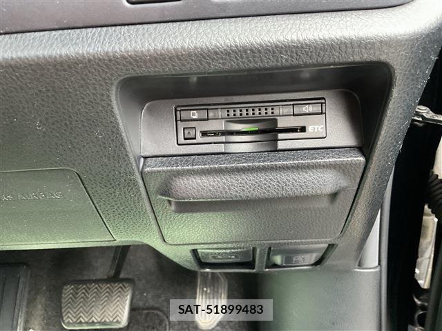 Toyota VOXY HYBRID 2016-05 8102680-4