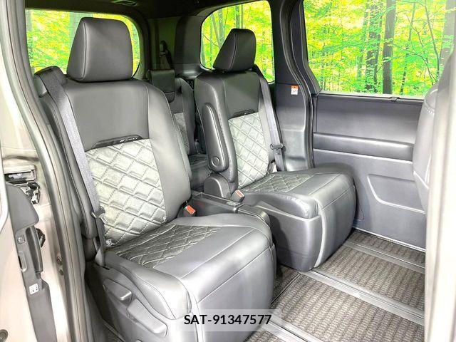 Toyota VOXY HYBRID 2026-06 8102638-10