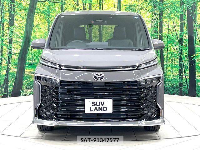 Toyota VOXY HYBRID 2026-06 8102638-14
