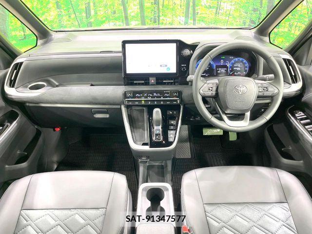 Toyota VOXY HYBRID 2026-06 8102638-1