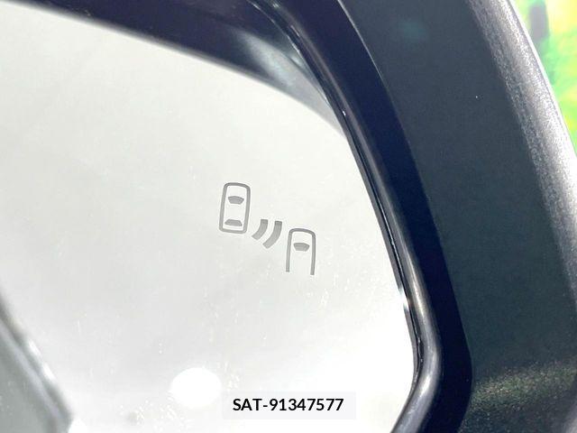 Toyota VOXY HYBRID 2026-06 8102638-6
