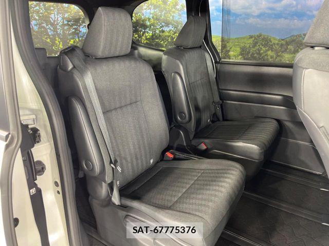 Toyota VOXY HYBRID 2023-09 8102660-10