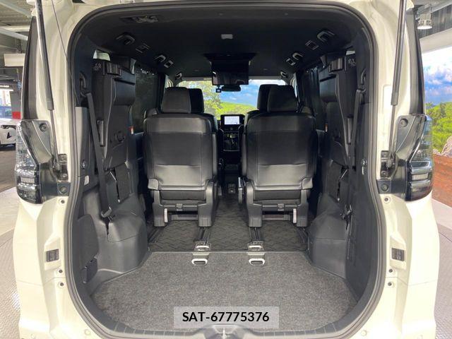Toyota VOXY HYBRID 2023-09 8102660-12