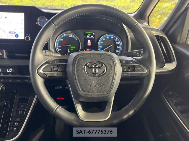 Toyota VOXY HYBRID 2023-09 8102660-13