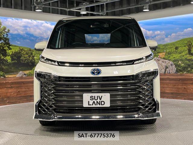 Toyota VOXY HYBRID 2023-09 8102660-16