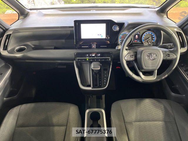 Toyota VOXY HYBRID 2023-09 8102660-2