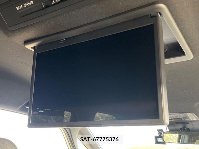 Toyota VOXY HYBRID 2023-09 8102660-3