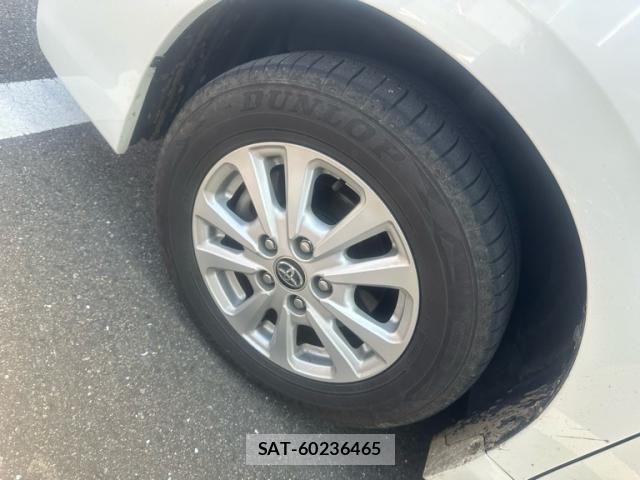 Toyota VOXY HYBRID 2017-10 8102682-9