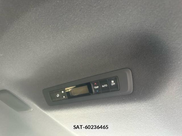 Toyota VOXY HYBRID 2017-10 8102682-14
