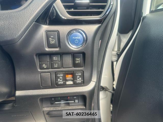 Toyota VOXY HYBRID 2017-10 8102682-17