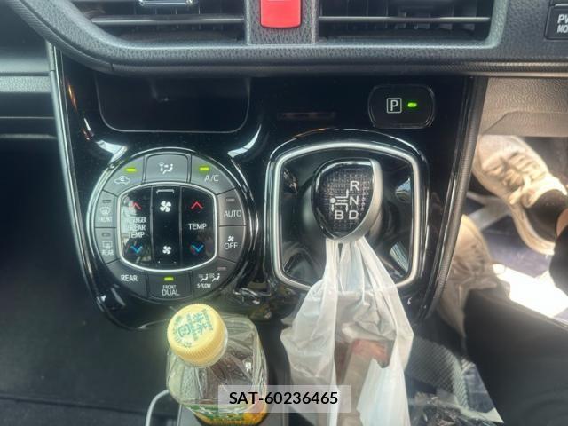 Toyota VOXY HYBRID 2017-10 8102682-25