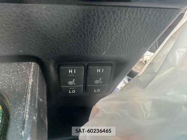 Toyota VOXY HYBRID 2017-10 8102682-26