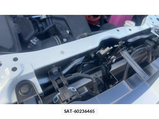 Toyota VOXY HYBRID 2017-10 8102682-28