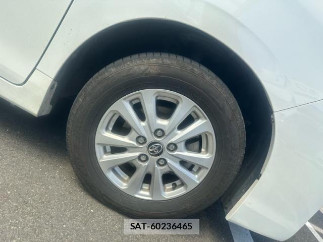 Toyota VOXY HYBRID 2017-10 8102682-6
